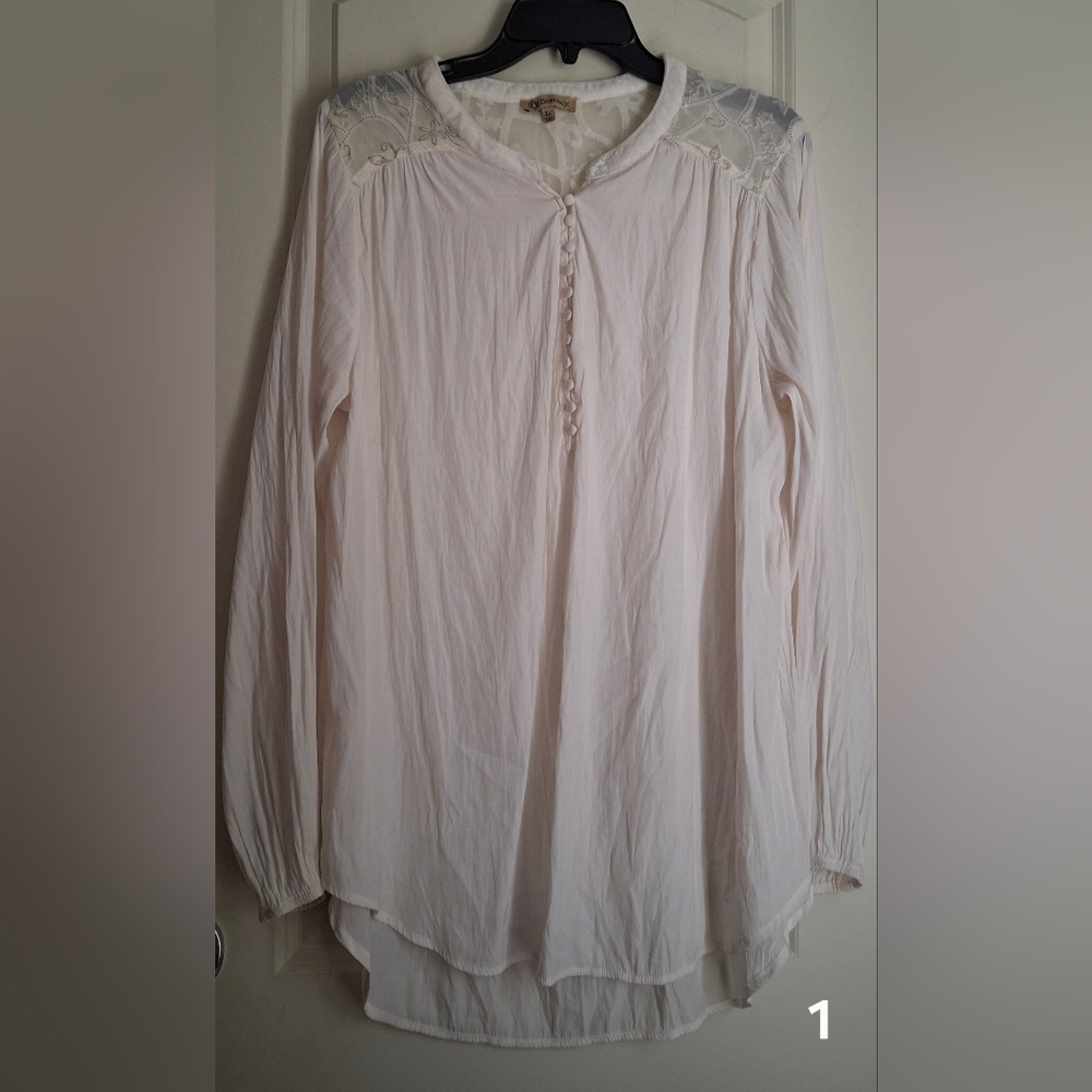 Democracy White Button-up Blouse Flowy Boho Neutral Party Sheer Sz XL Western‎